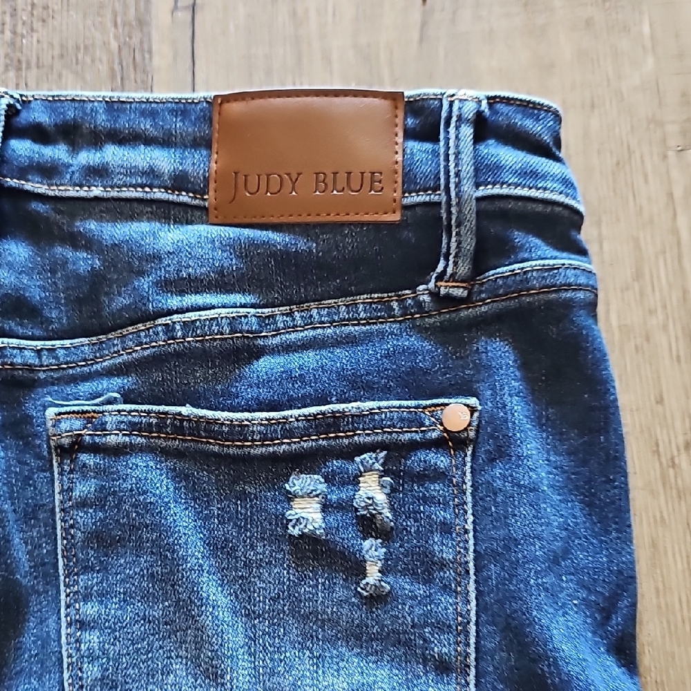 Judy Blue Dark Wash Jean Shorts - Picture 3 of 6